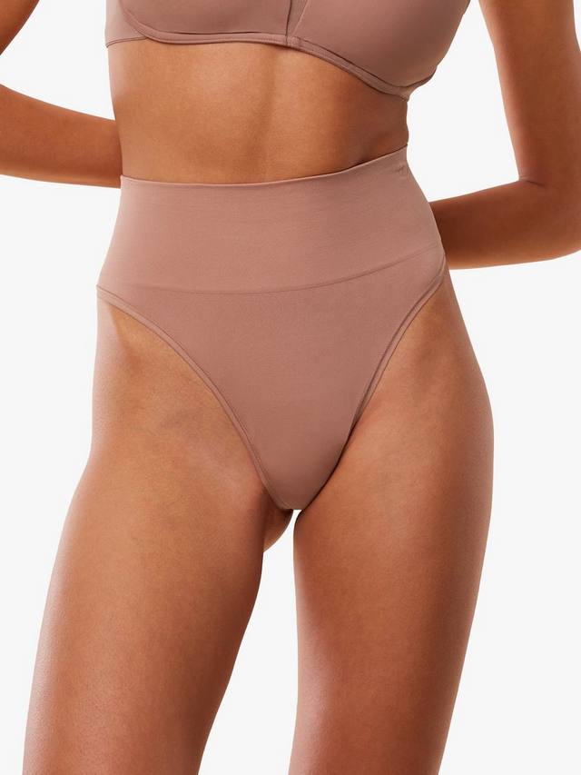 

Мягкий скульптурный бандо стринг бикини Triumph, Almond