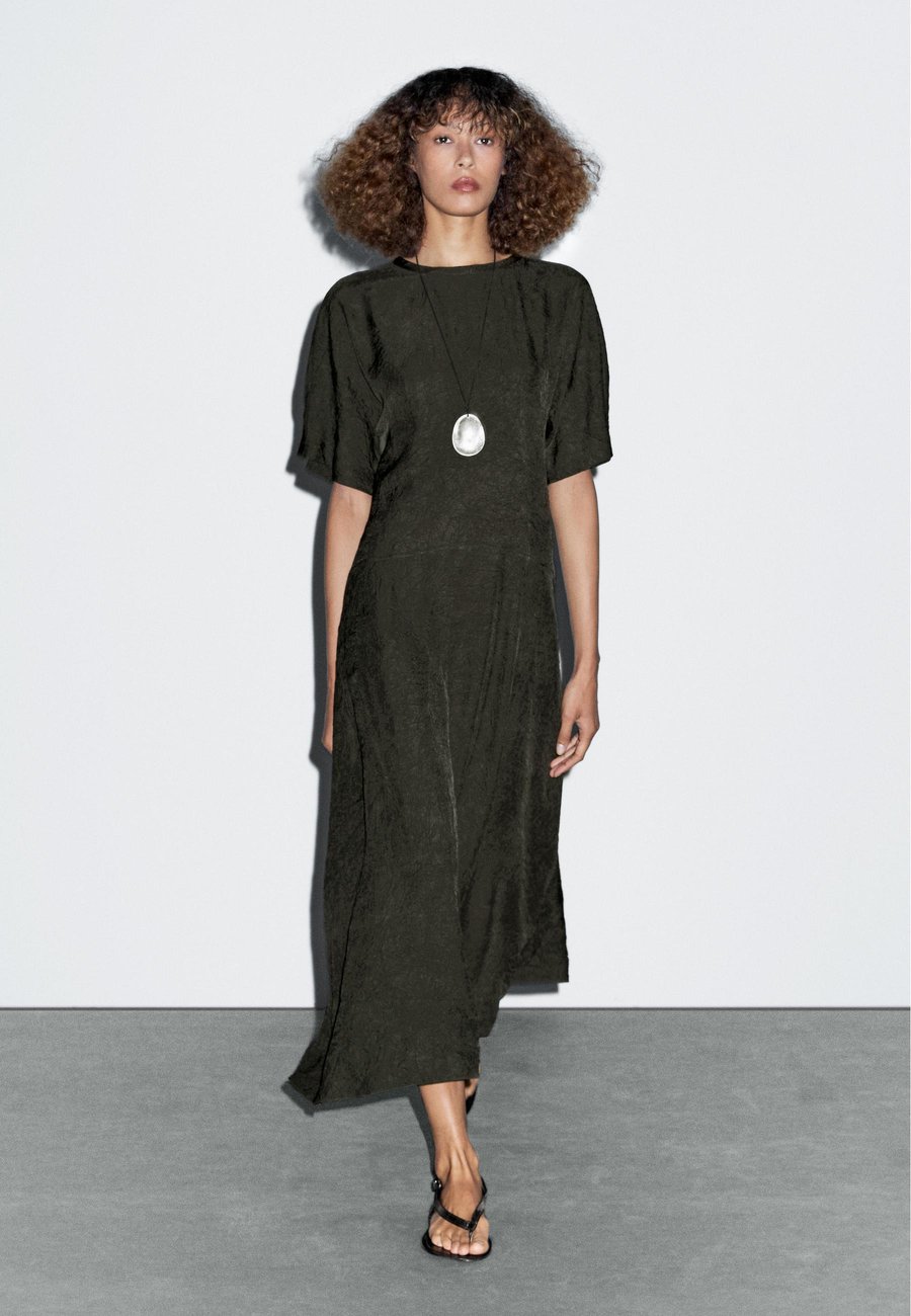 

Платье Massimo Dutti LONG FLOWING WITH SHORT SLEEVES, Mottled Green