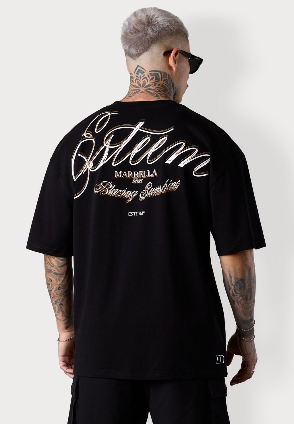 

Футболка с принтом ESTEEM, черный