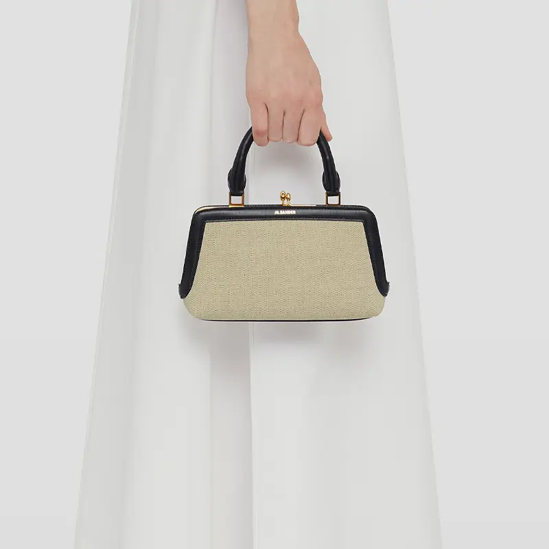 JIL SANDER Кожаная сумка через плечо с льняной отделкой миниатюрная женская в светлом умбре — фото 2