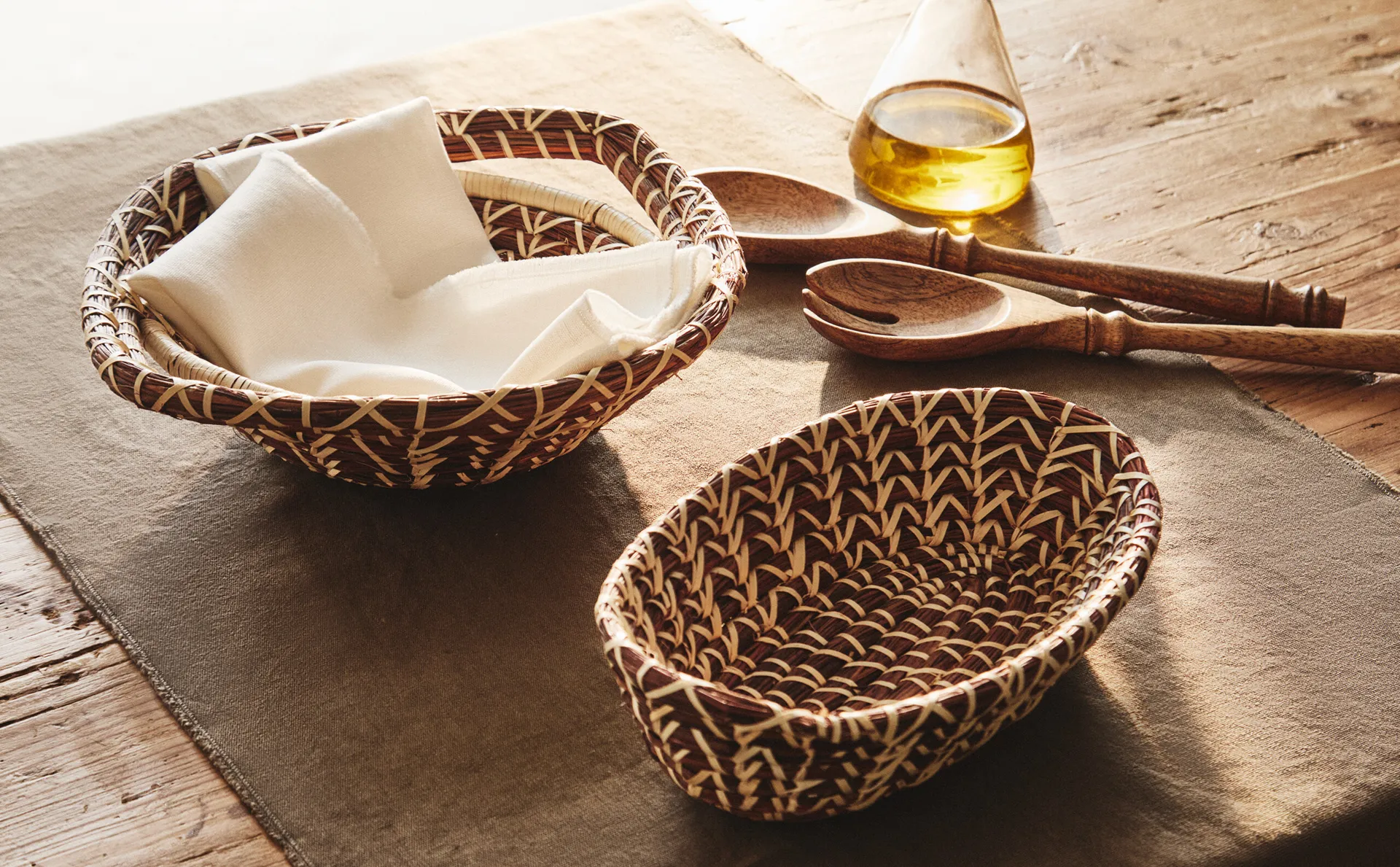 

Круглая корзина из ротанга Zara Home, коричневый
