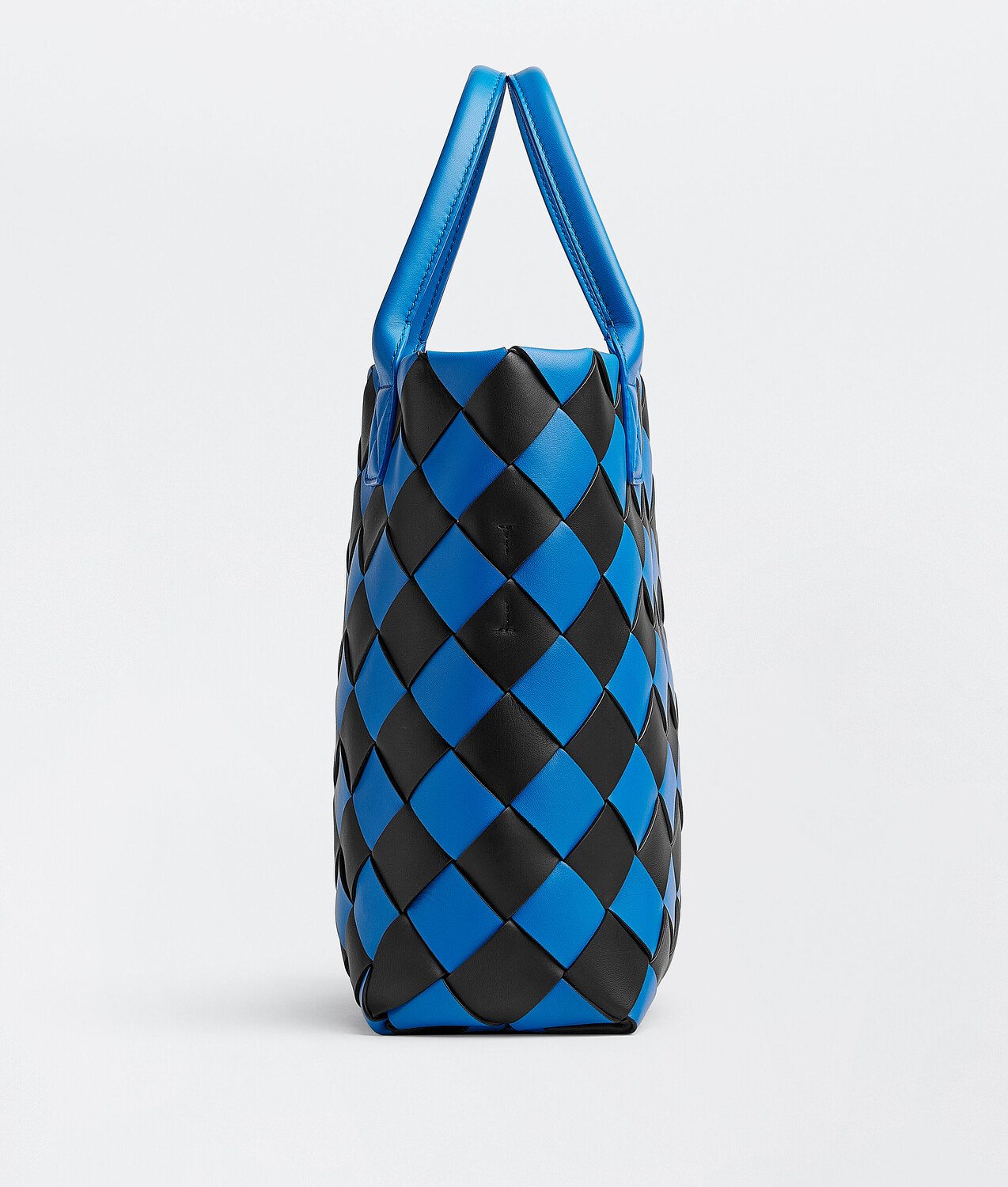 Maxi intreccio tote BOTTEGA VENETA, черный/сигнально-синий — фото 2