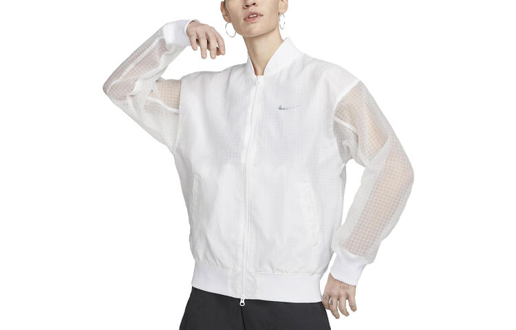 

Куртка женская белая Nike