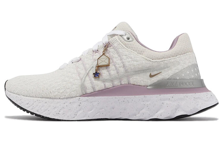 

Женские беговые кроссовки Nike React Infinity Run Flyknit 3
