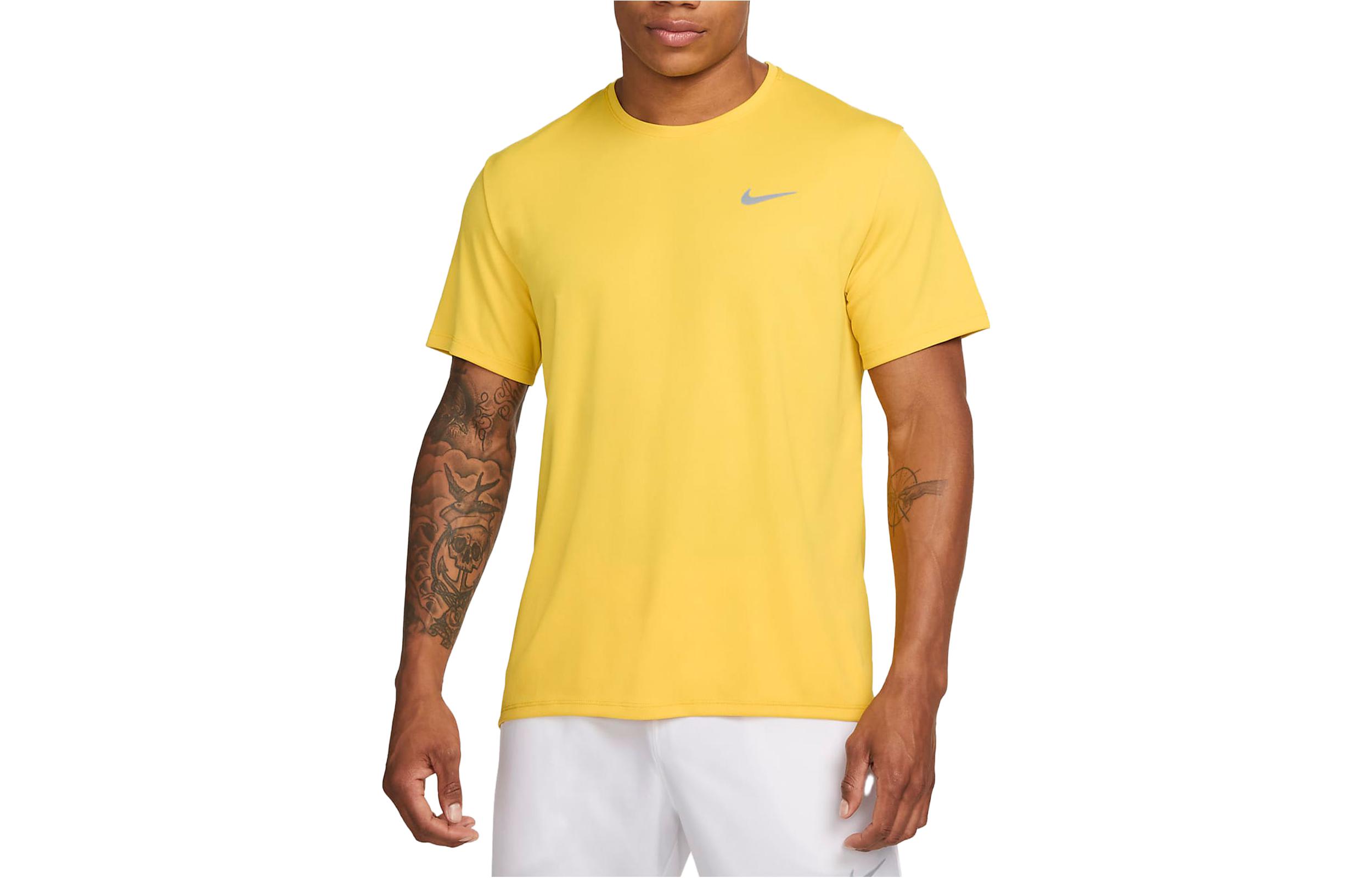 

Мужская футболка Nike, цвет Bright sulfur yellow