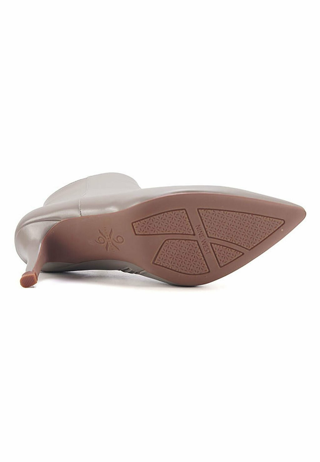 

Классические ботильоны TRADITIONAL COMFORT REMY 3PR Nine West, серый