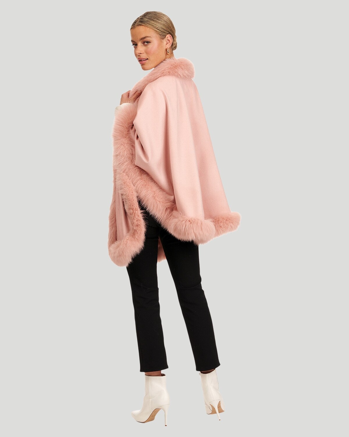 

Кашемировая накидка с отделкой из лисицы Shadow GORSKI, цвет Light Pink