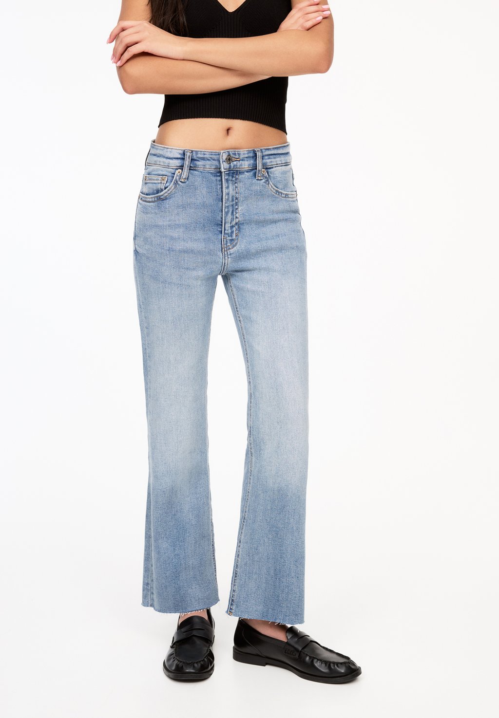 

Расклешенные джинсы MID-RISE PULL&BEAR, цвет Light Blue Denim