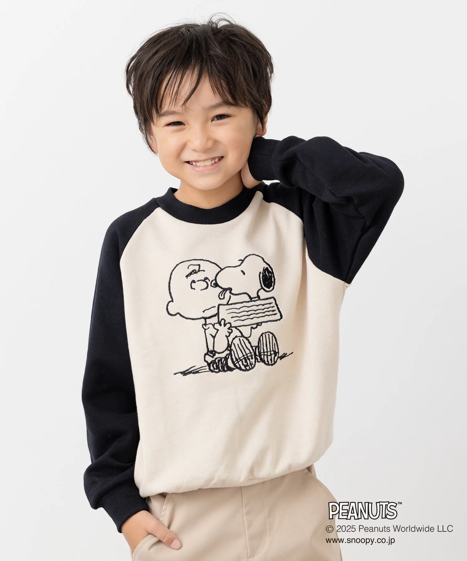 Флисовая толстовка с рисунком арахиса Peanuts, G Raglan/Black