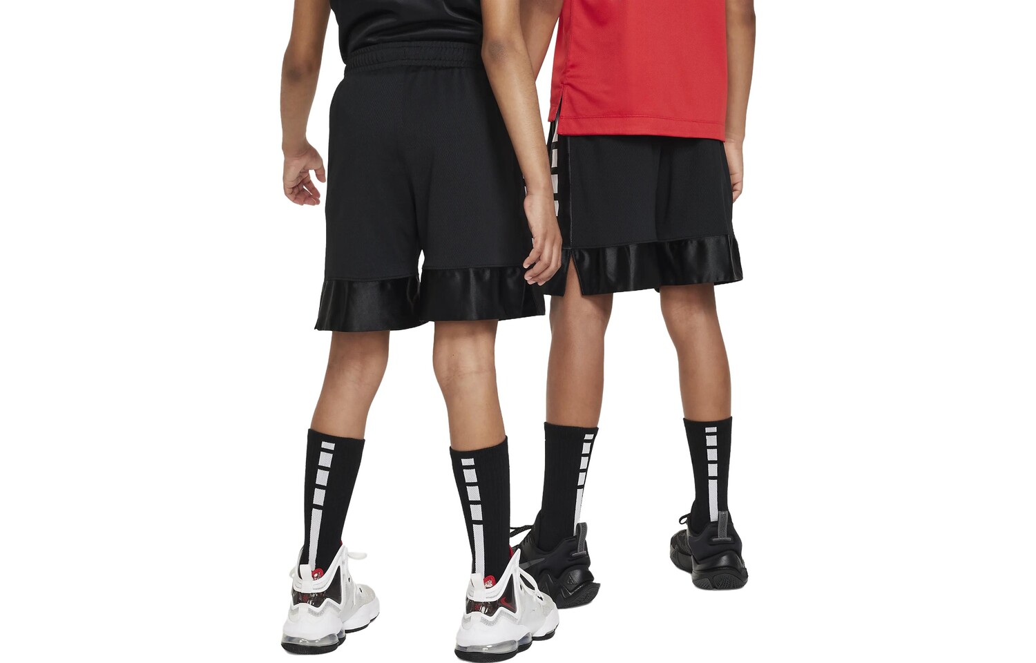 

Дети Шорты Nike, черный