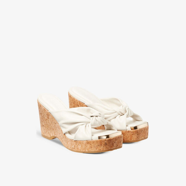 Босоножки Avenue на танкетке с узором в узел Jimmy Choo, цвет latte — фото 3