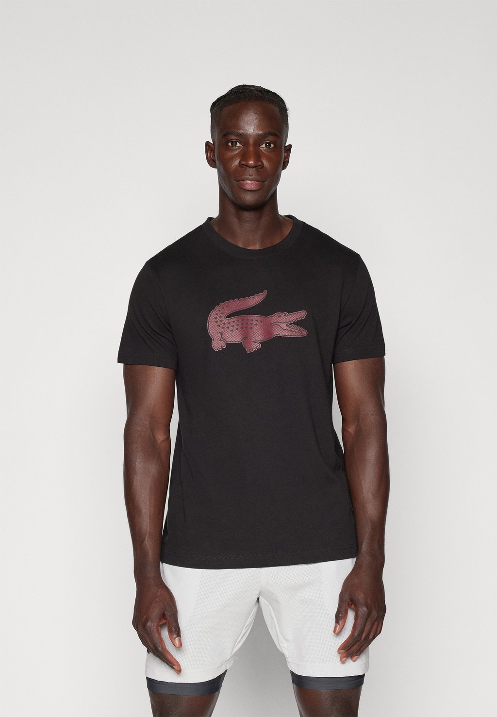 

Принт на футболке TEE Lacoste Sport, черный