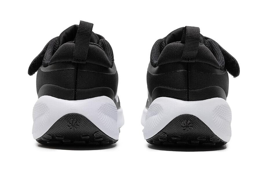 Nike REVOLUTION 7 Kids Стильная обувь для детей, Black/White — фото 4