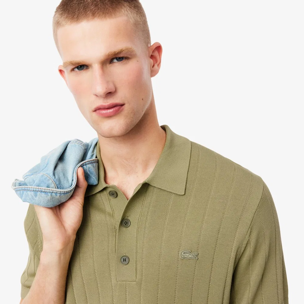 Мужской хлопковый свитер-поло в рубчик с коротким рукавом хаки от Lacoste — фото 2