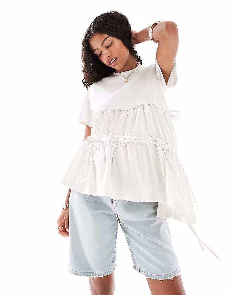 

Белая футболка с рюшами от ASOS DESIGN