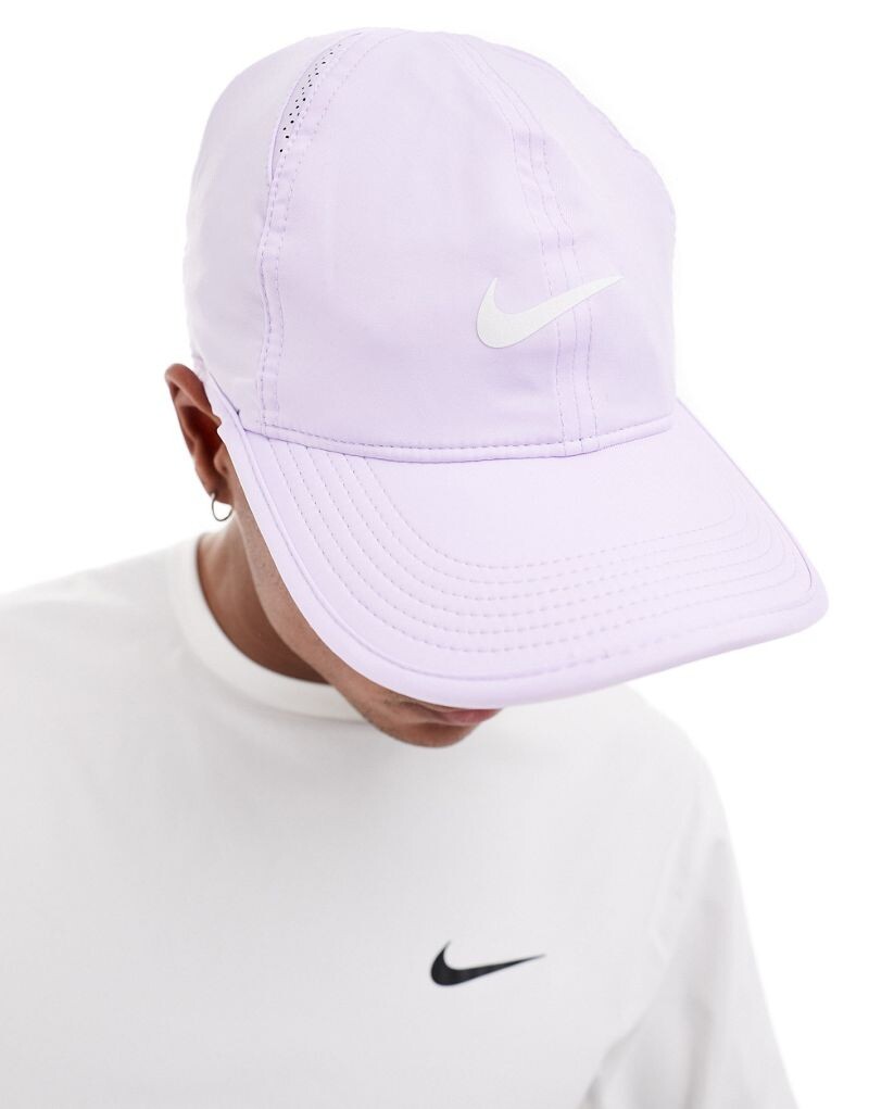 

Nike — Dri-FIT Club — фиолетовая кепка