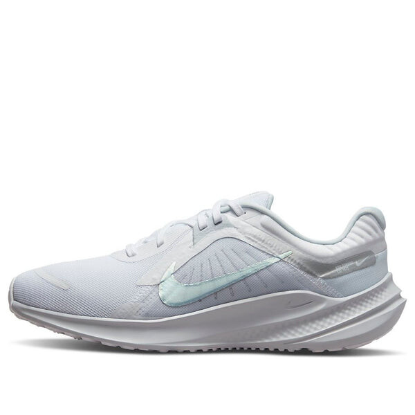 Кроссовки квест 5 Nike, белый