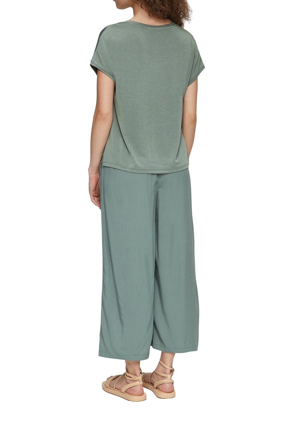 

Базовая футболка V-NECK QS, темно-зеленый