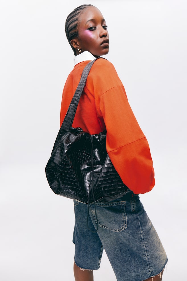 

Сумка через плечо Croco с завязкой Monki, черный