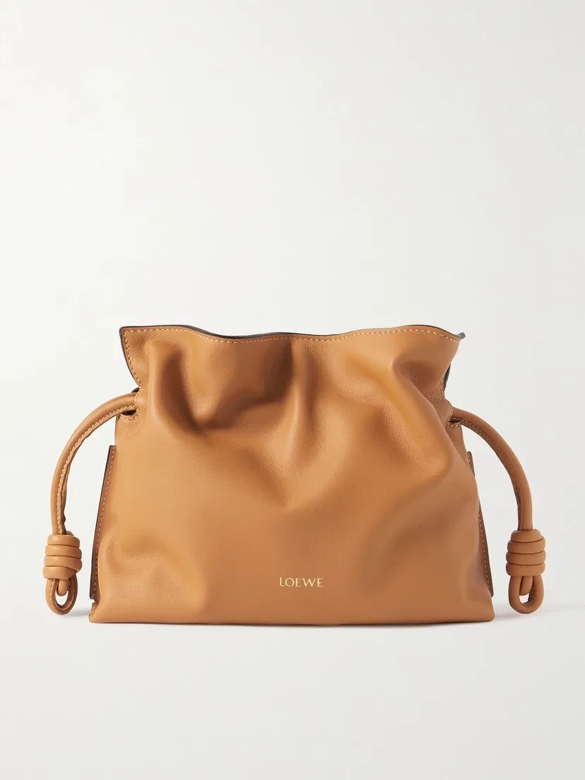 Миниатюрный кожаный клатч Flamenco LOEWE, коричневый