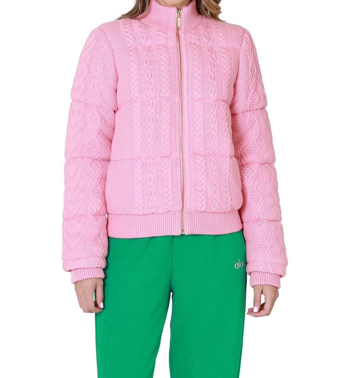 

Андора Бомбер в пудрово-розовом LoveShackFancy