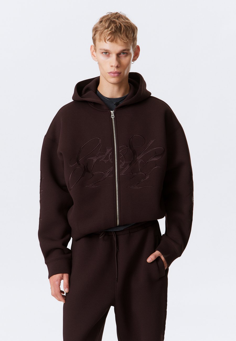 

Худи Weekday Hoodie, Burgundy Graphic/Bordeaux