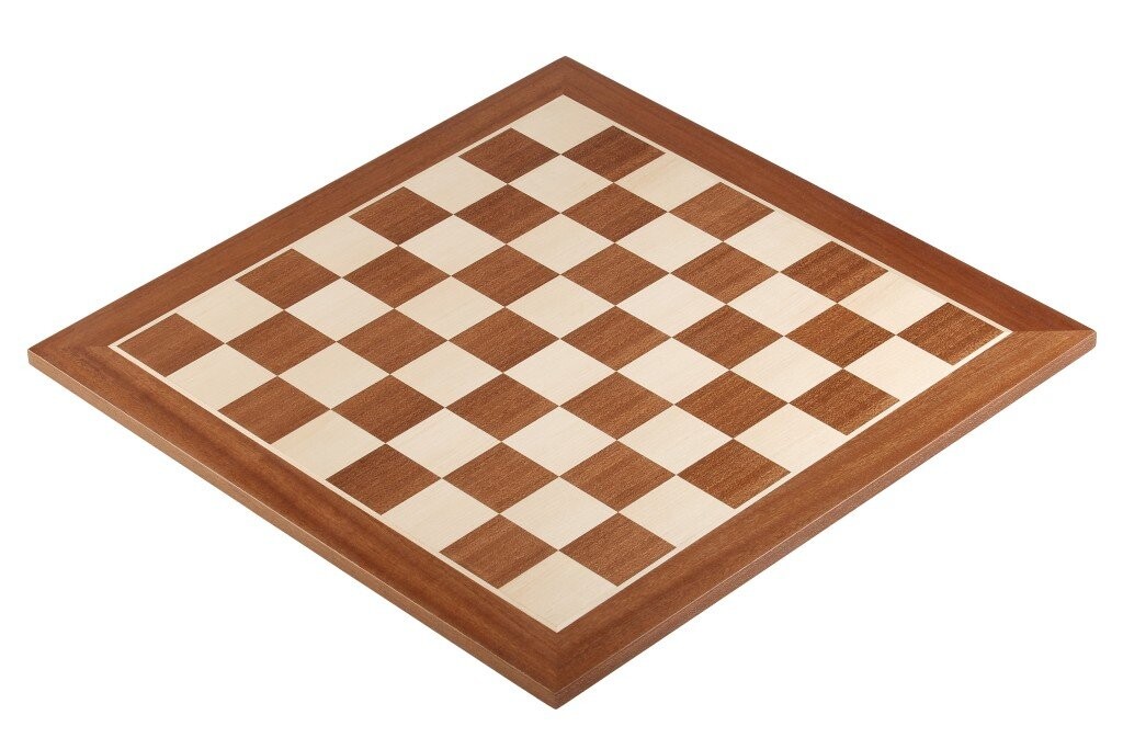 

Шахматная доска, шахматы и игры на рассвете Sunrise Chess & Games