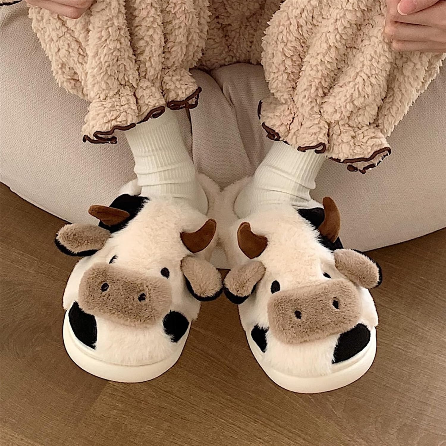 Тапочки с коровой для женщин и мужчин, милые домашние шлепанцы с открытым носком и мультяшным животным Shekako, 12 Women/10 Men Cow Slippers — фото 3