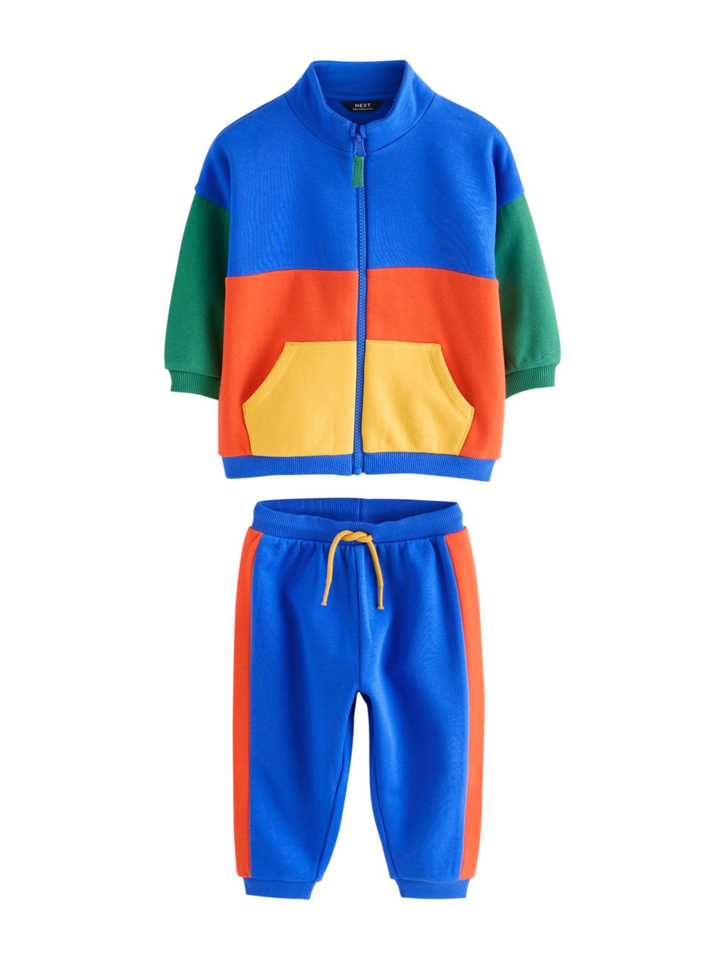 

Next Спортивный костюм в королевском синем