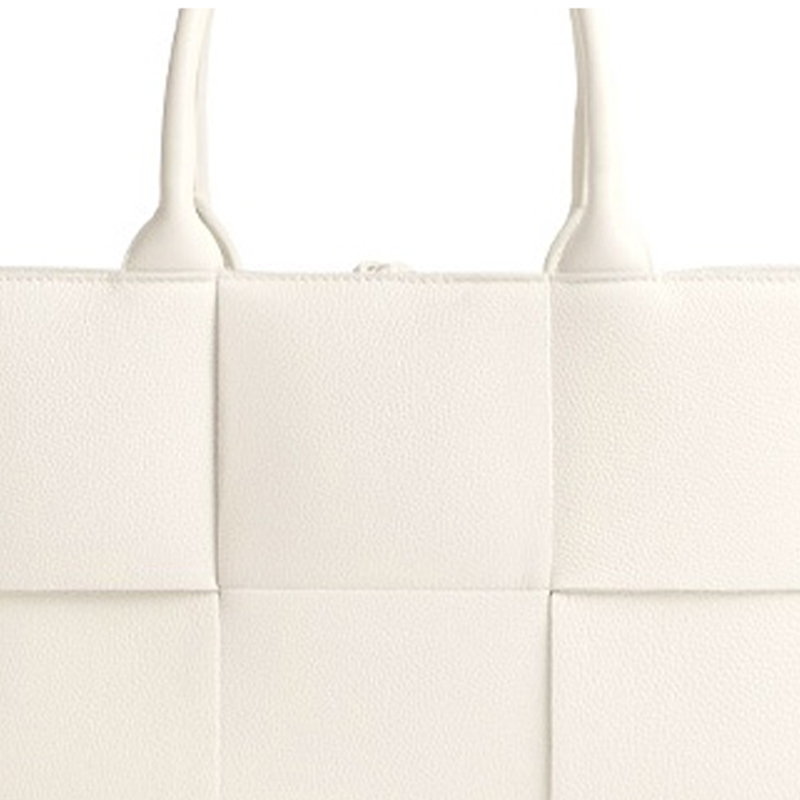 Сумка женская из кожи коровы белая Bottega Veneta — фото 4