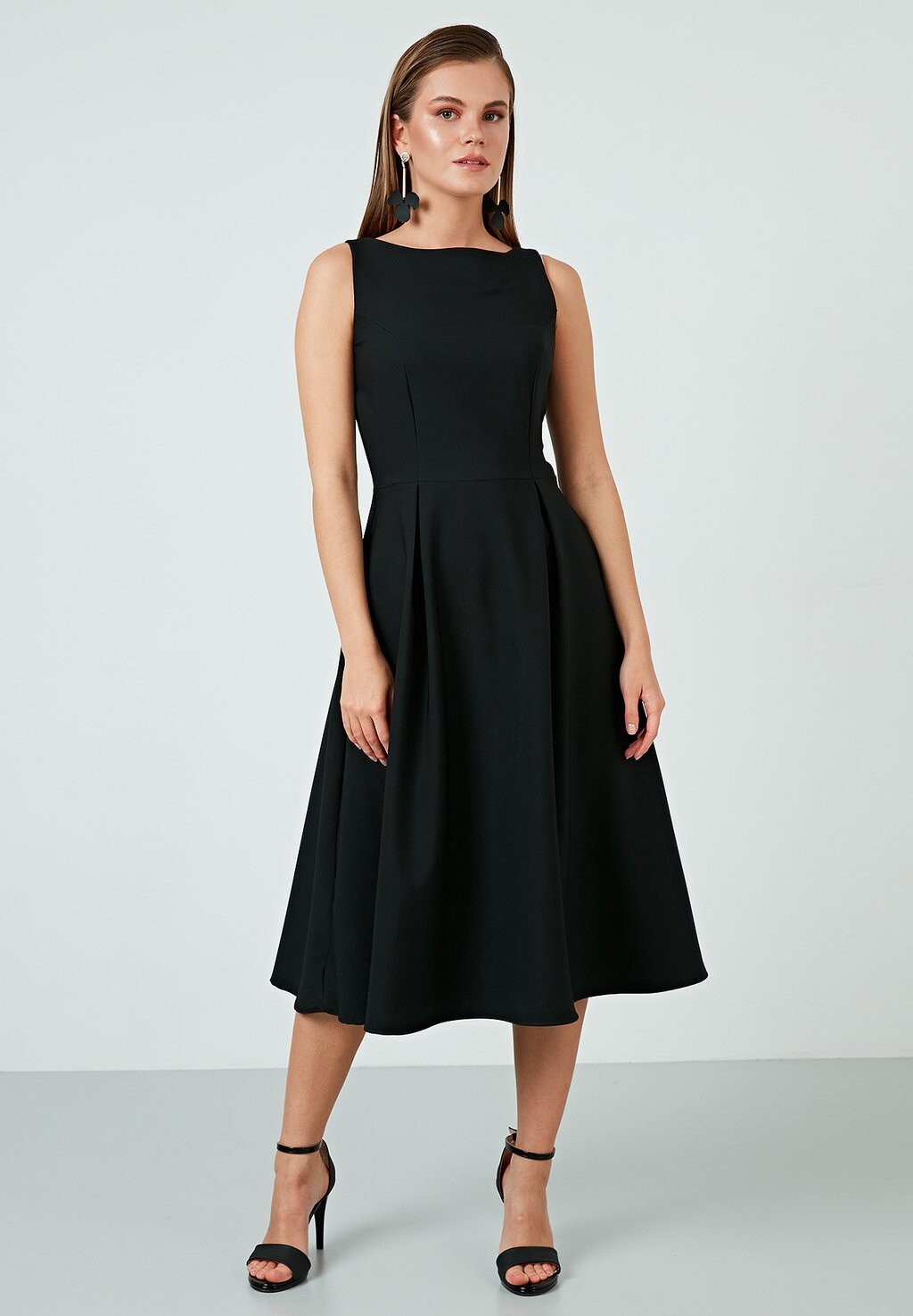 

Коктейльное платье / Вечернее платье CREW NECK PLEATED MIDI LELA, черный