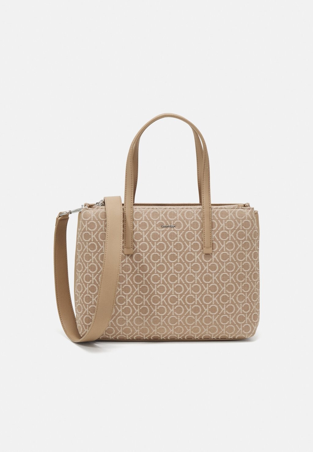 

Сумочка Must Medium Tote Calvin Klein, лисичка моно жаккардовая
