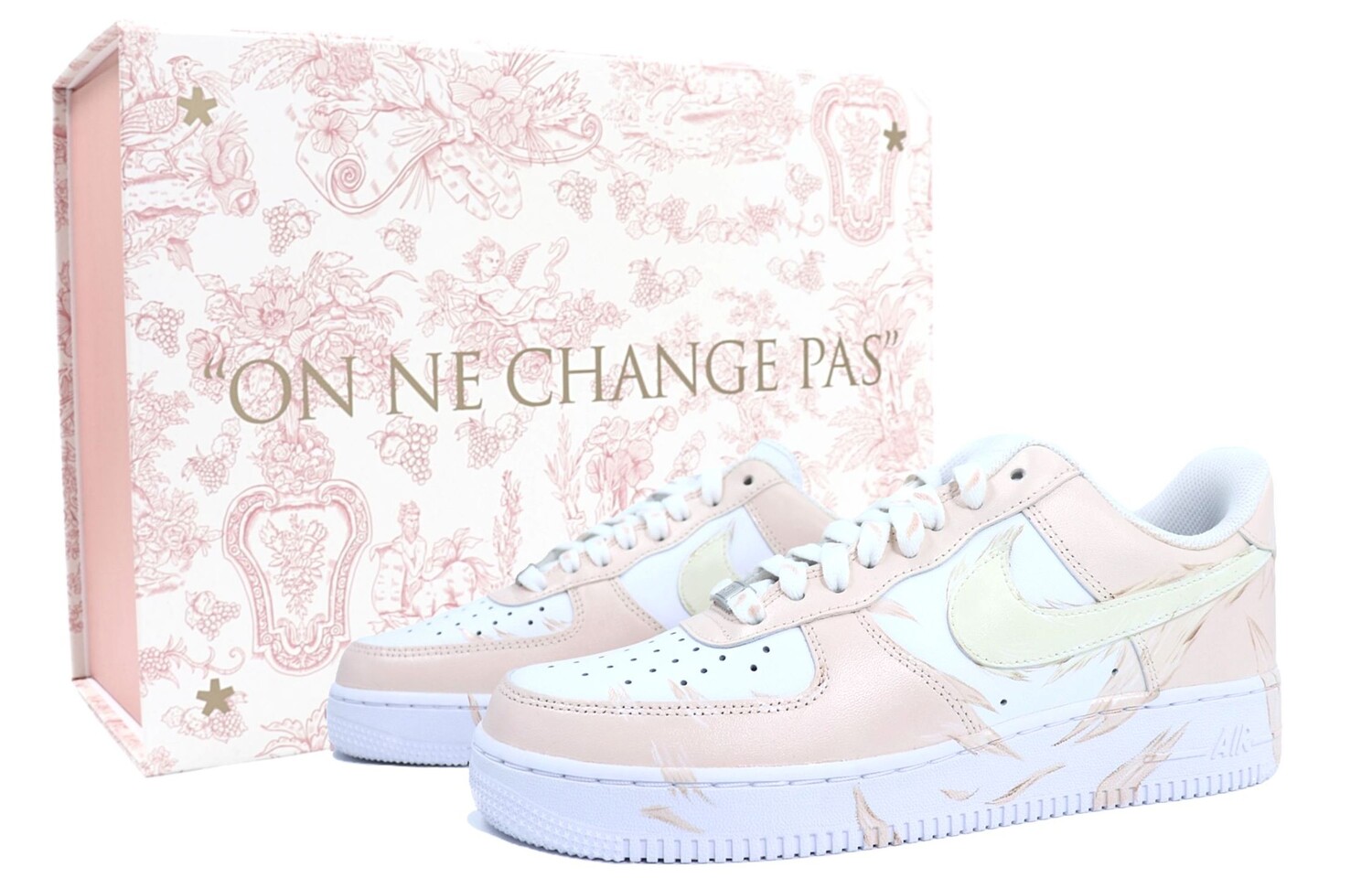 

Кроссовки для скейтбординга Air Force 1 женские низкие розовый/белый Nike