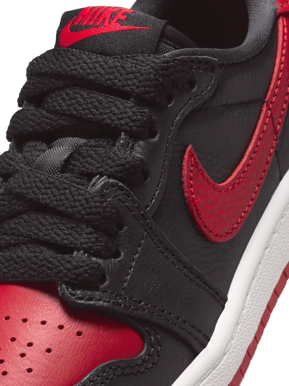 Кроссовки Air Jordan 1 Low OG "Black/Varsity Red/Summit White" Jordan Kids, черный — фото 2