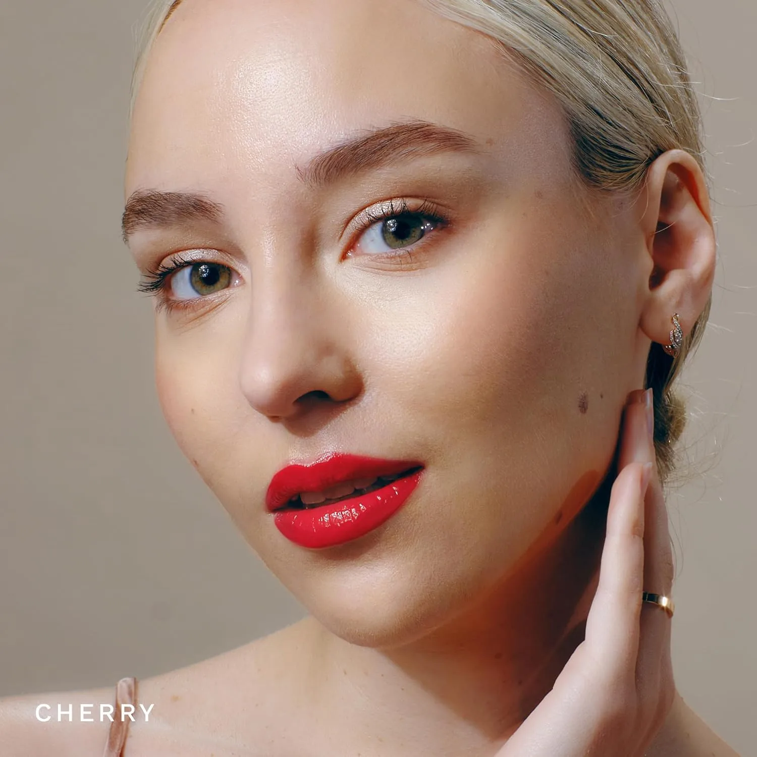 Блеск для губ City Beauty City Lips Plumping Lip Gloss - сияющий блеск для более полных и молодых губ | Увлажняющее и разглаживающее средство для губ с гиалуроновой кислотой, Cherry — фото 3