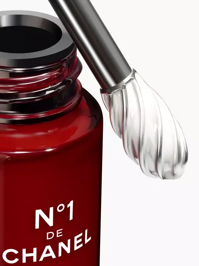 Сыворотка Chanel — Для глаз N°1 Revitalising Eye Serum разглаживает, оживляет и придает глазам свежий, 15 мл — фото 3