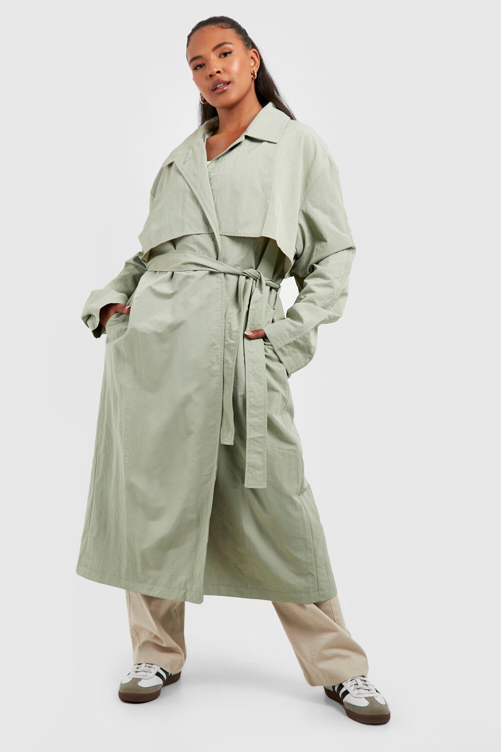 

Нейлоновый тренч с деталями на плечах Plus boohoo, хаки
