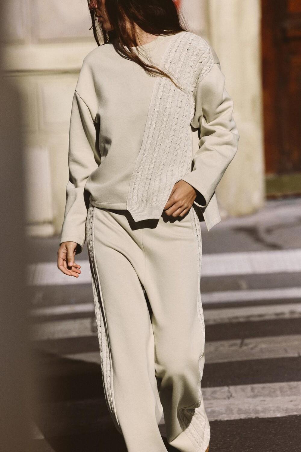 

Подходящие брюки из плотной трикотажной ткани ZARA, песочный