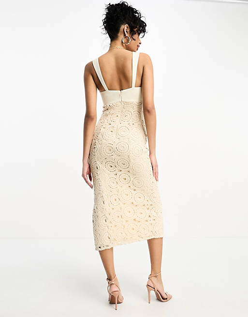 

Платье миди крючком с чашечками и бретельками ASOS DESIGN