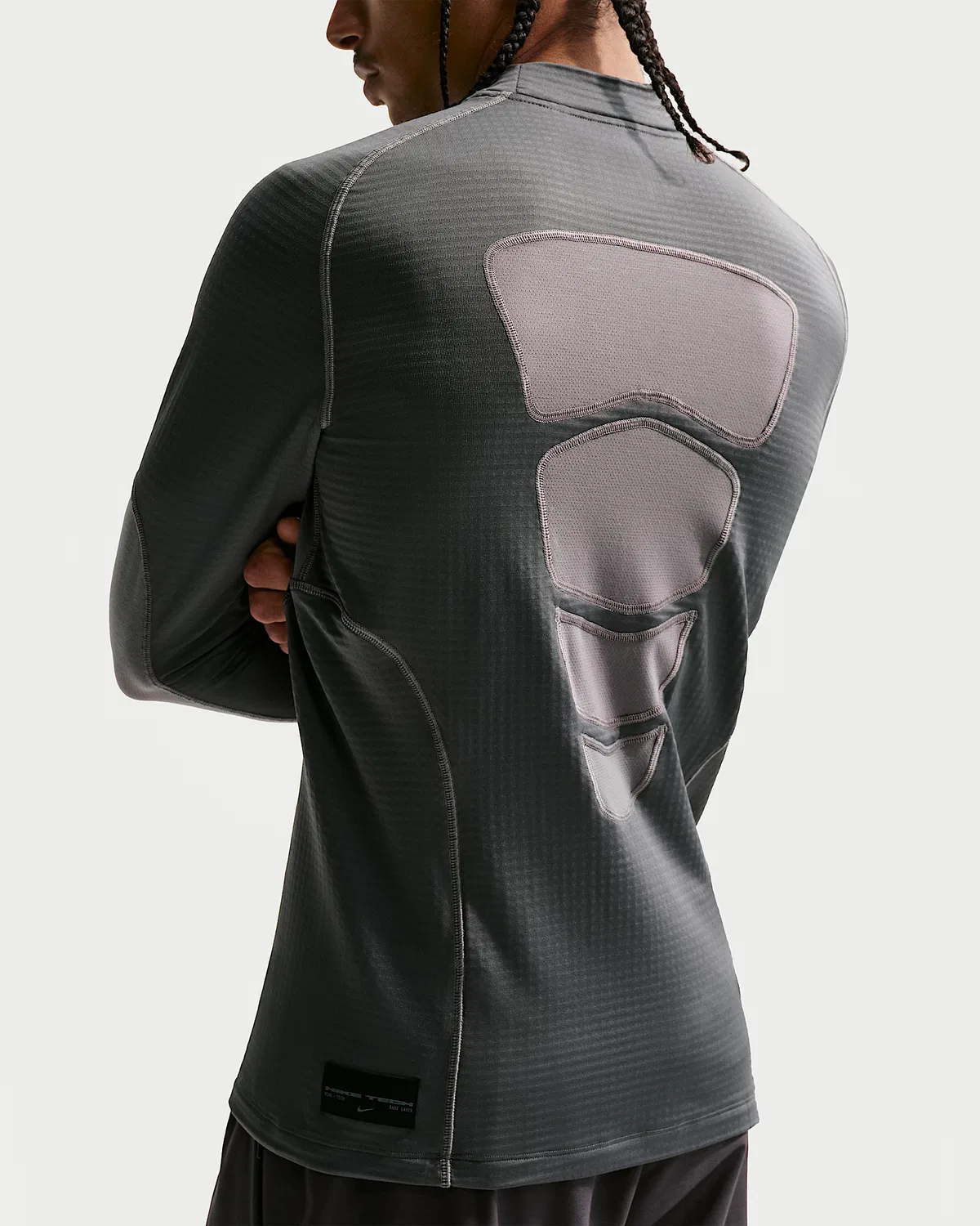 Мужская базовая футболка с длинным рукавом Nike Tech, Iron Grey/Pencil Point/Pencil Point/Black — фото 2