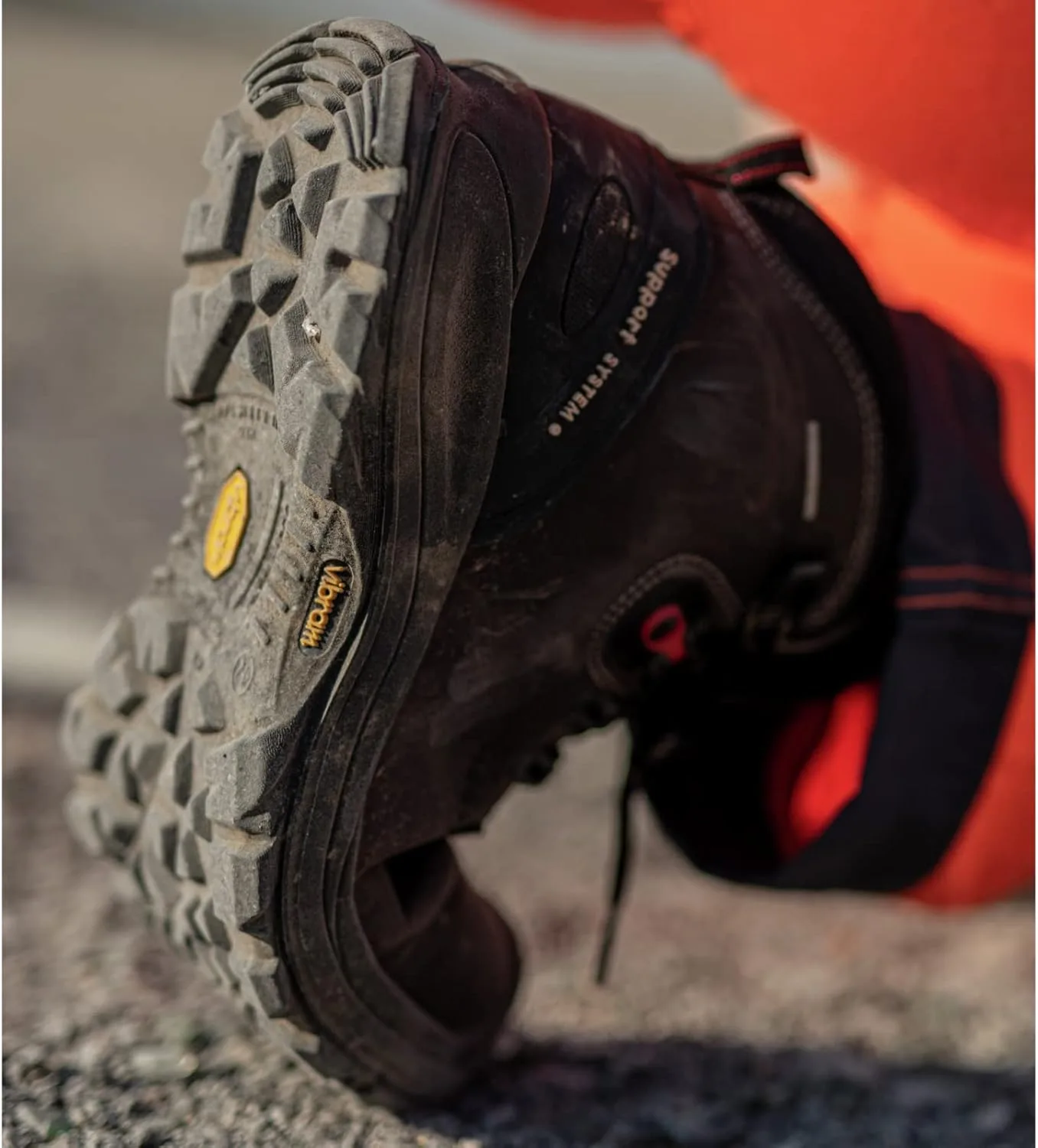 Защитные ботинки WURTH MODYF Vibram S3: сертифицированная обувь имеет следующие превосходные характеристики. Современная и практичная, эта обувь идеально подходит для использования на открытом воздухе, коричневый — фото 4