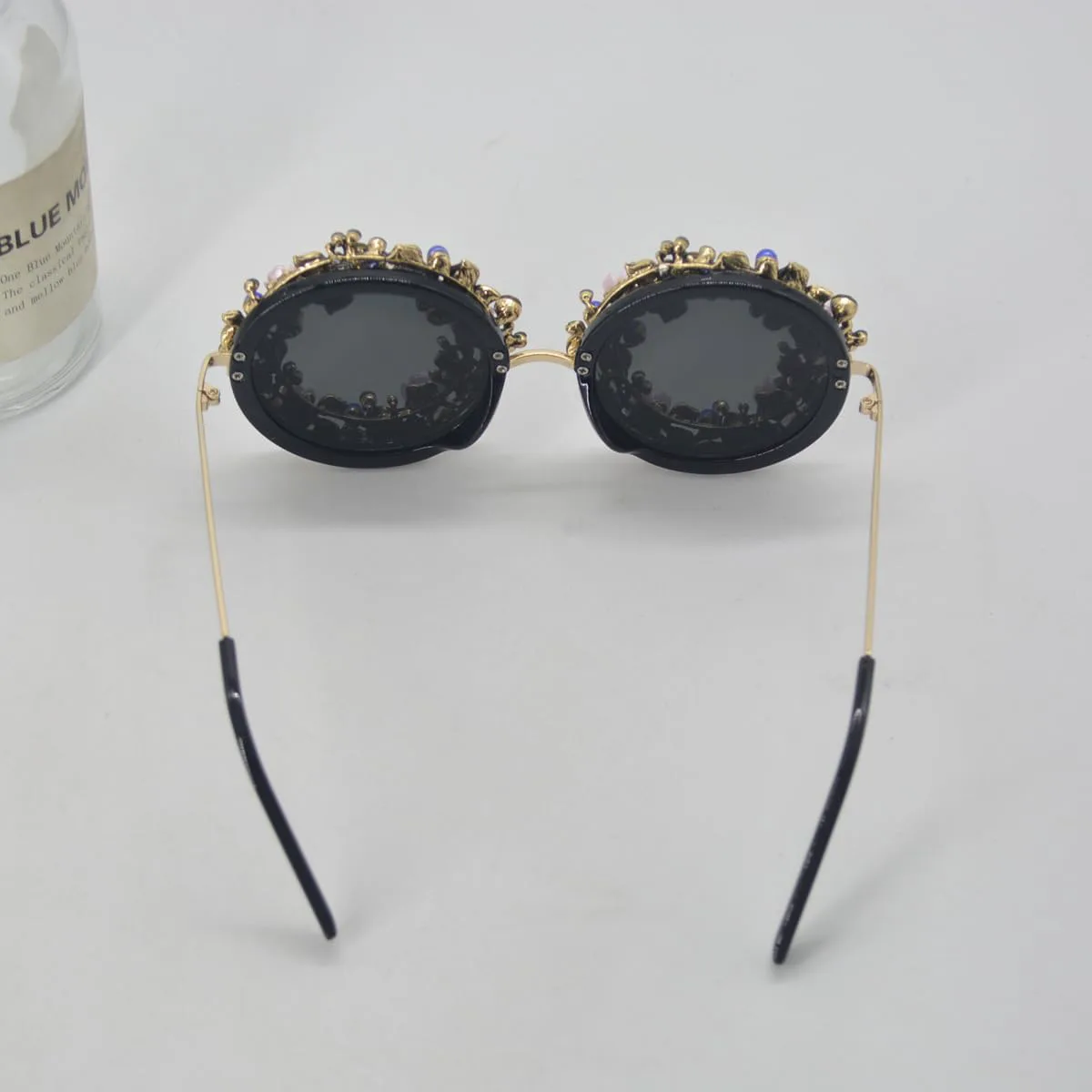 

Популярные солнцезащитные очки с бриллиантами для женщин и мужчин, модные круглые панк-очки со стразами, ретро-очки для женщин, черные, UV400 N47 mincl, Red