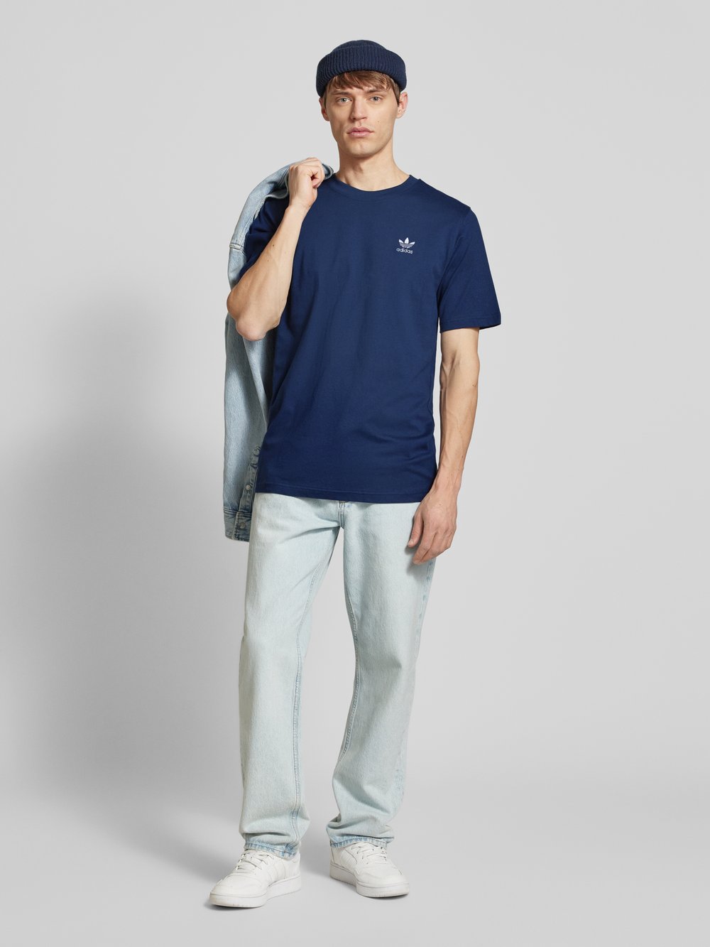 

Футболка с вышитой этикеткой adidas Originals