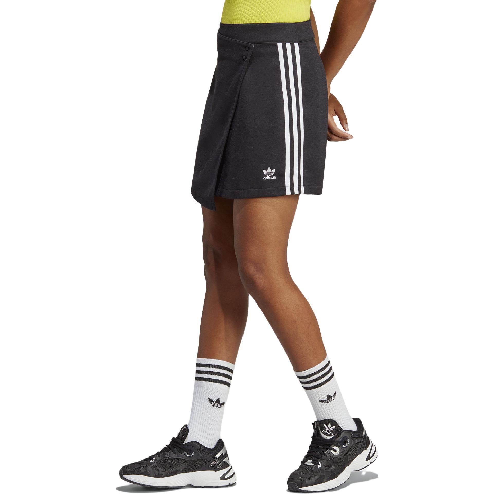 Юбка (WMNS) adidas Adicolor Classics 3-Stripes Short Wrapping Skirt 'Black White' — фото 2