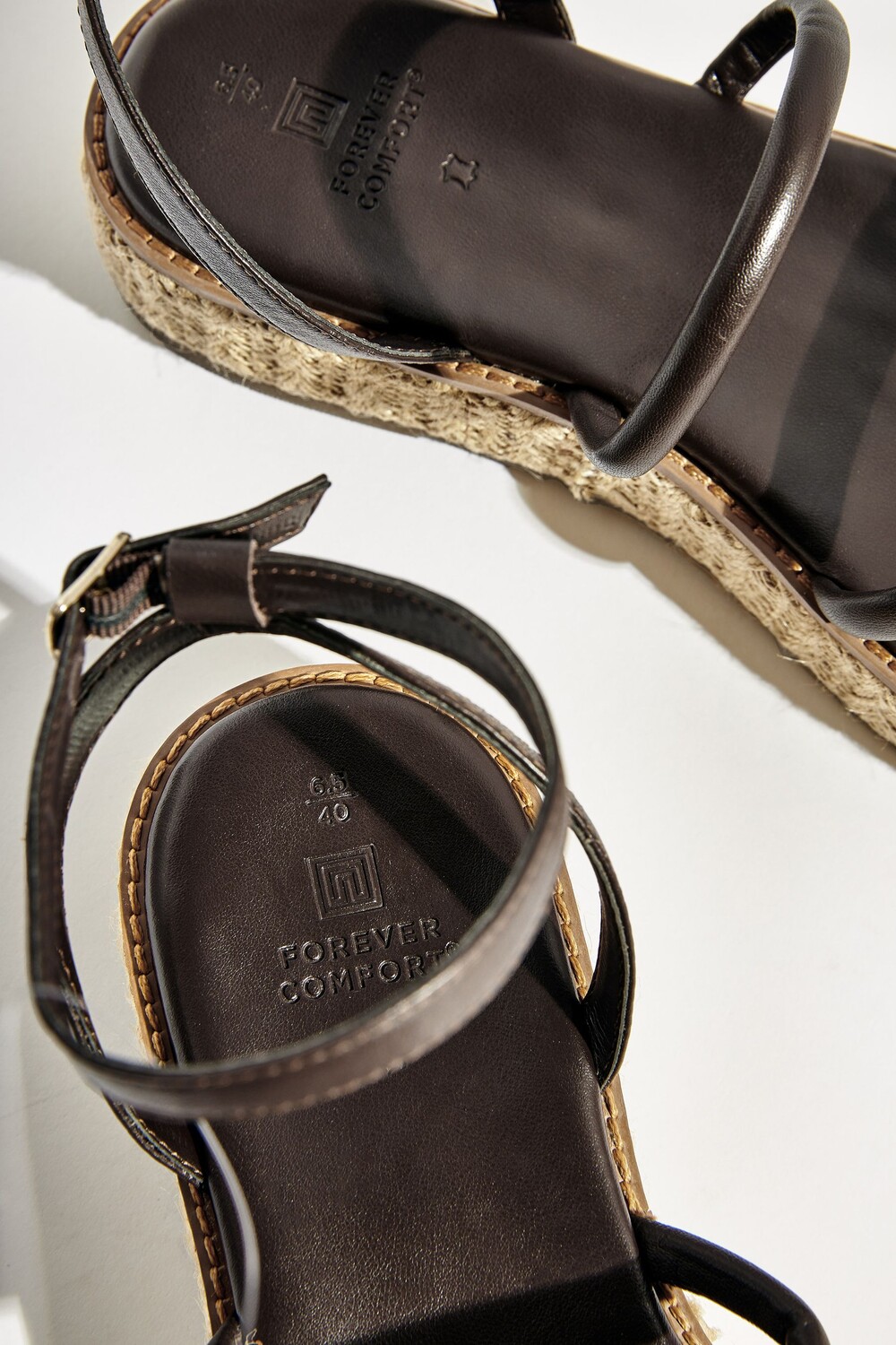 Кожаные босоножки на платформе Forever Comfort с декоративной платформой Next, коричневый — фото 4