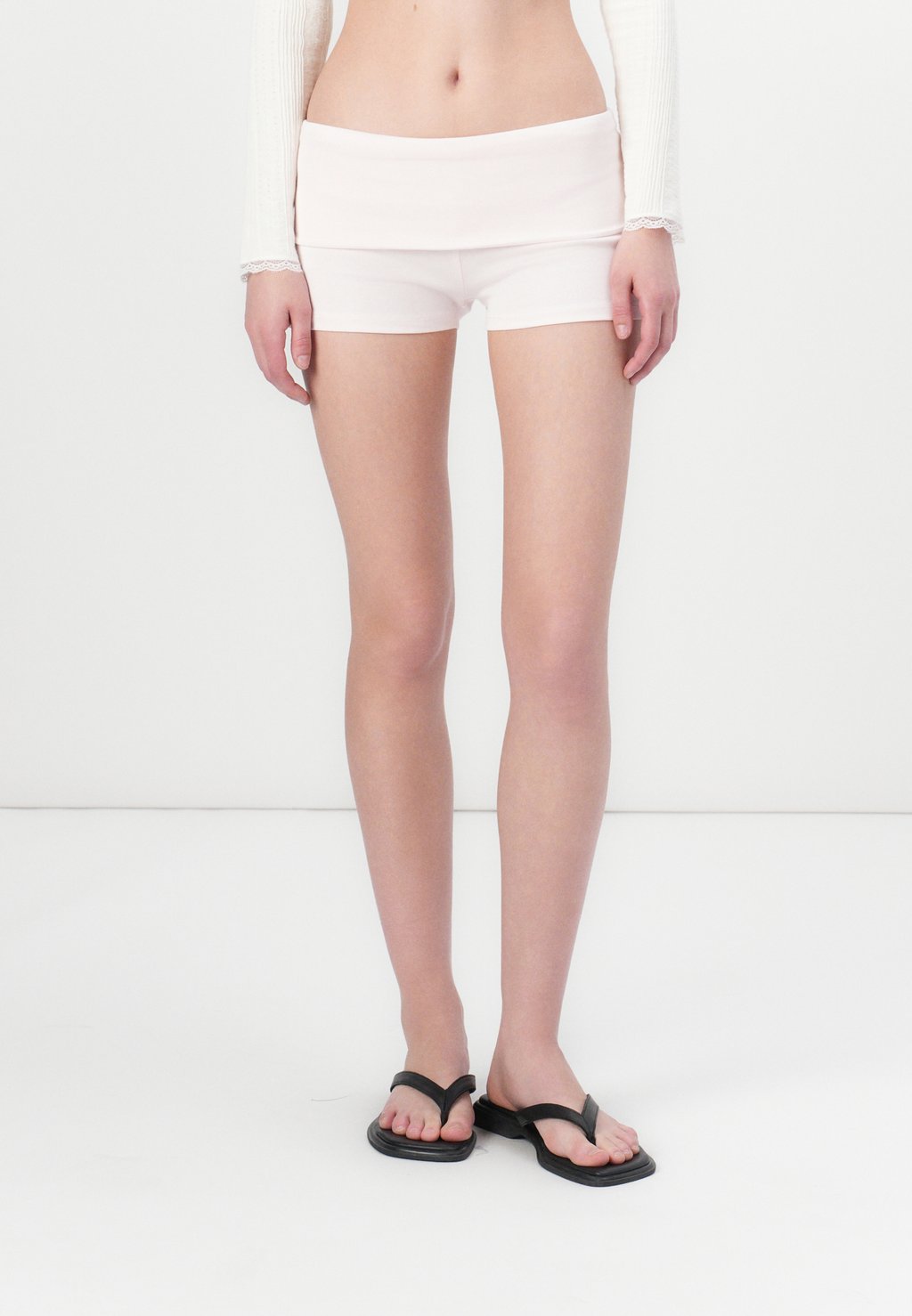 

Шорты BASIC FOLDED HOT PANTS Gina Tricot, светло-розовый