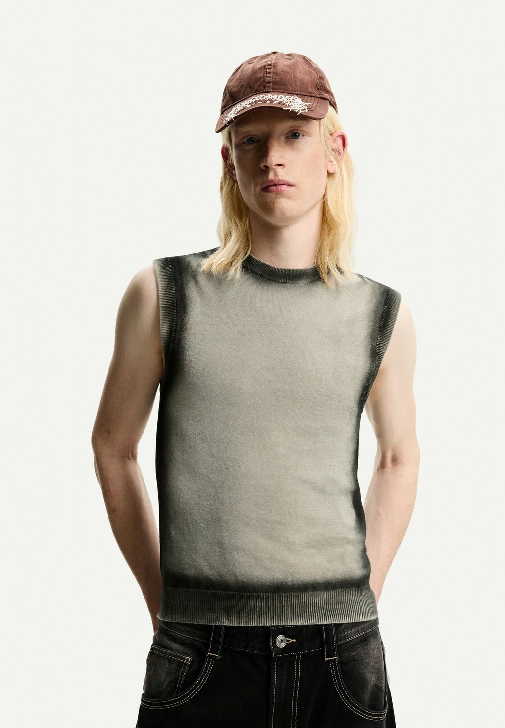 

Майка CONTRAST SLEEVELESS Bershka, черный