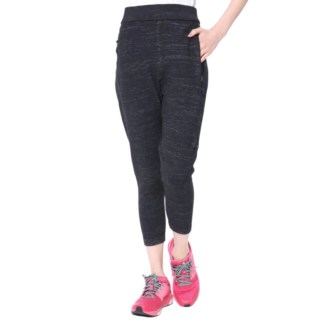 

Спортивные брюки женские черные Adidas