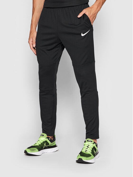 

Спортивные брюки regular fit Nike, черный
