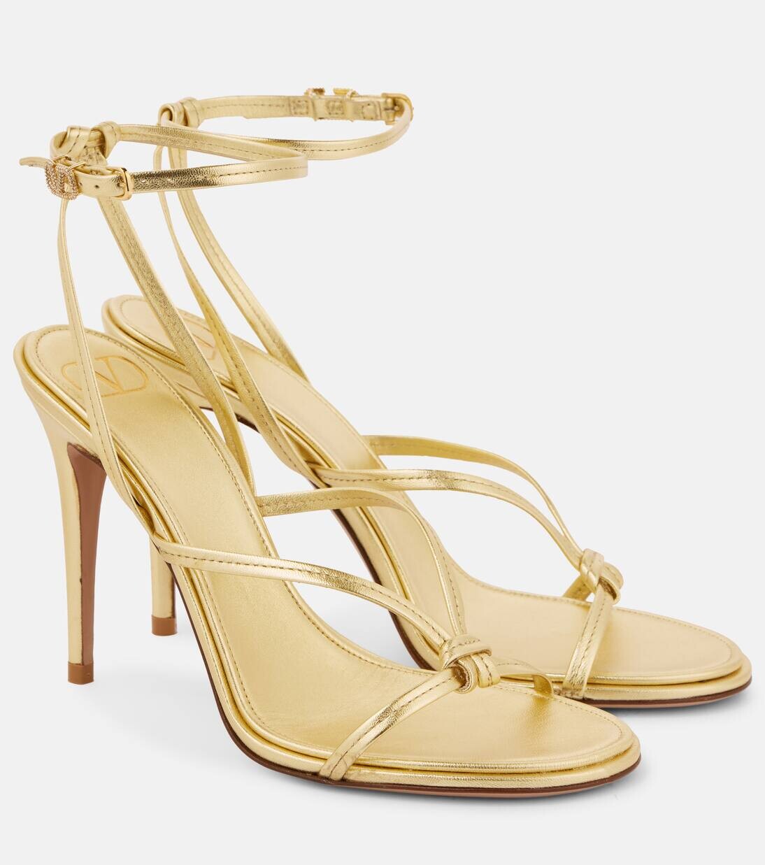 Сандалии Eveninglam из металлизированной кожи Valentino Garavani, цвет gold/crystal